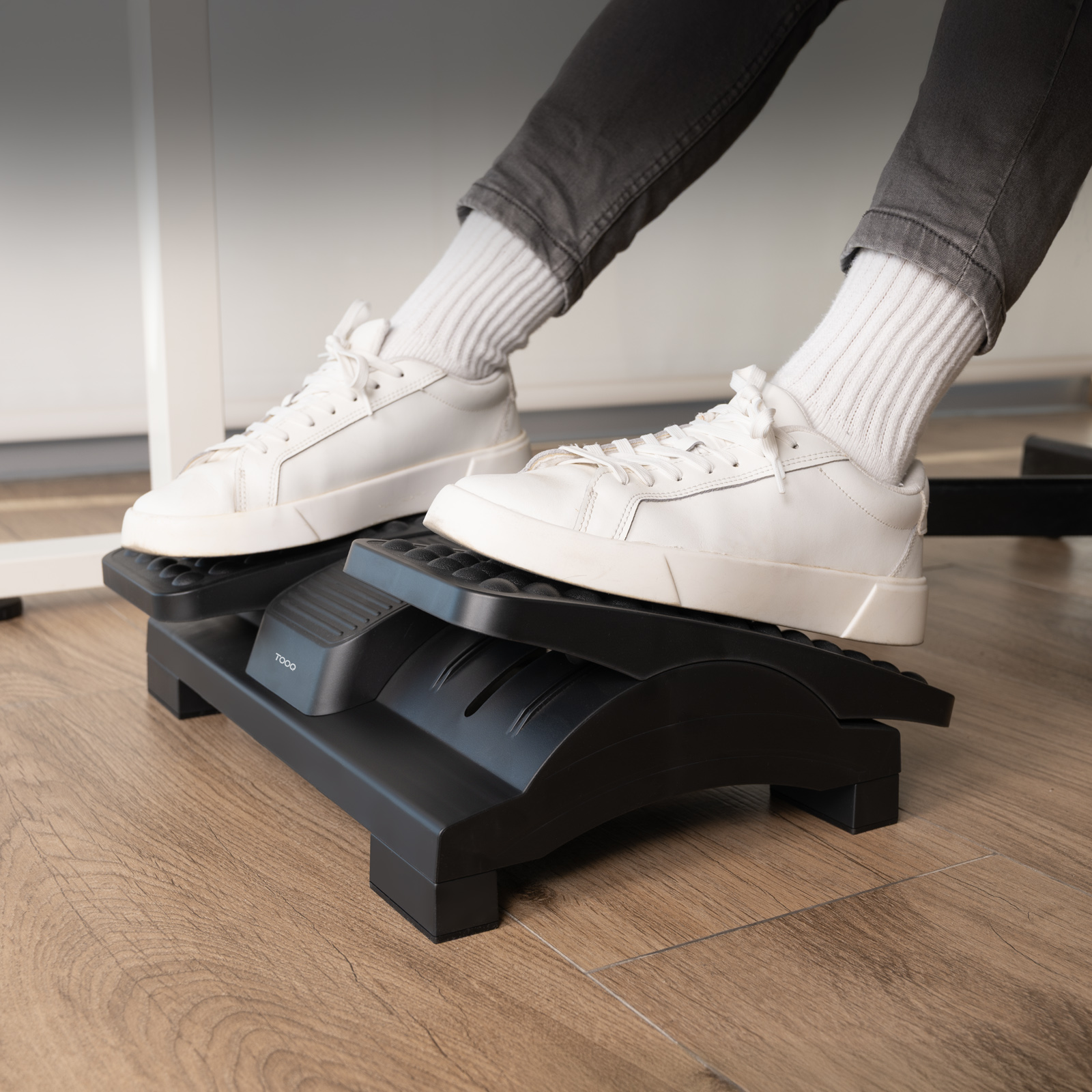 TOOQ REPOSAPIES AJUSTABLE EN ALTURA E INCLINACION,NEGRO