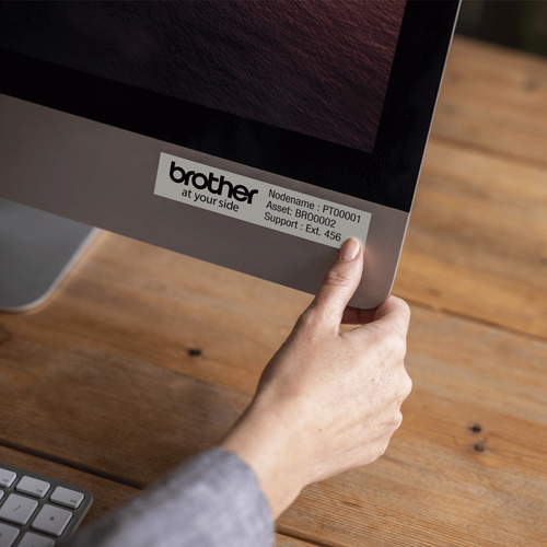 BROTHER Rotuladora electrónica de sobremesa PT-D610BTVP con pantalla a color, teclado, conexión a