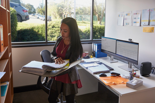 HP Monitor E24t G5 / 23,8" / FHD / HDMI-DisplayPort-USB(A)-USB(B) / Regulable Altura / Tactil